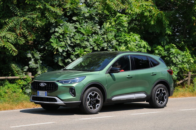 ford kuga 25 fhev active x cvt 2024 11 08