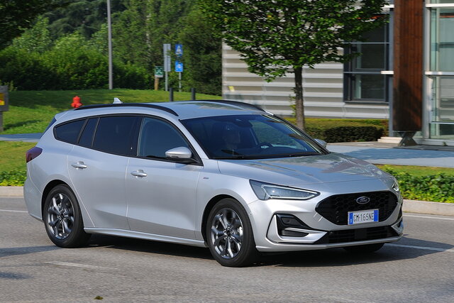 ford focus wagon 15 ecoblue 120 cv st line x