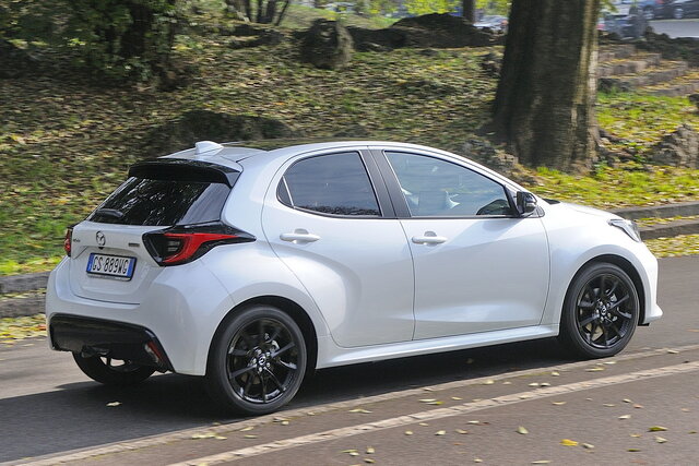 mazda 2 15 hybrid prova 2025 01 06
