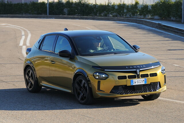 lancia ypsilon hybrid prova 2025 03 07