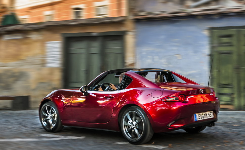 Mazda MX5 RF prova, scheda tecnica, opinioni e dimensioni 2.0 Sport Mazda MX5 RF prova, scheda tecnica, opinioni e dimensioni 2.0 Sport
