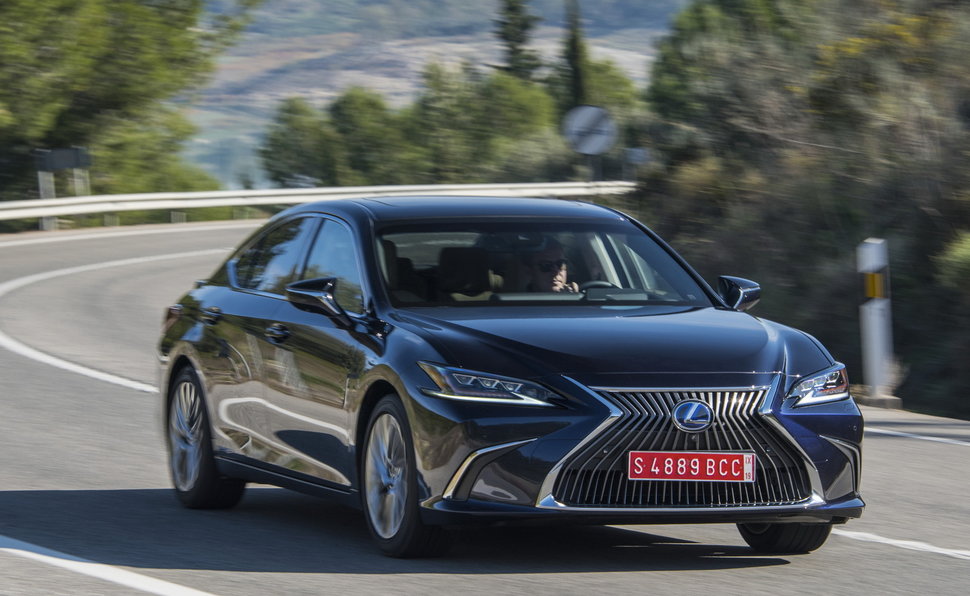 Lexus Es Prova Scheda Tecnica Opinioni E Dimensioni