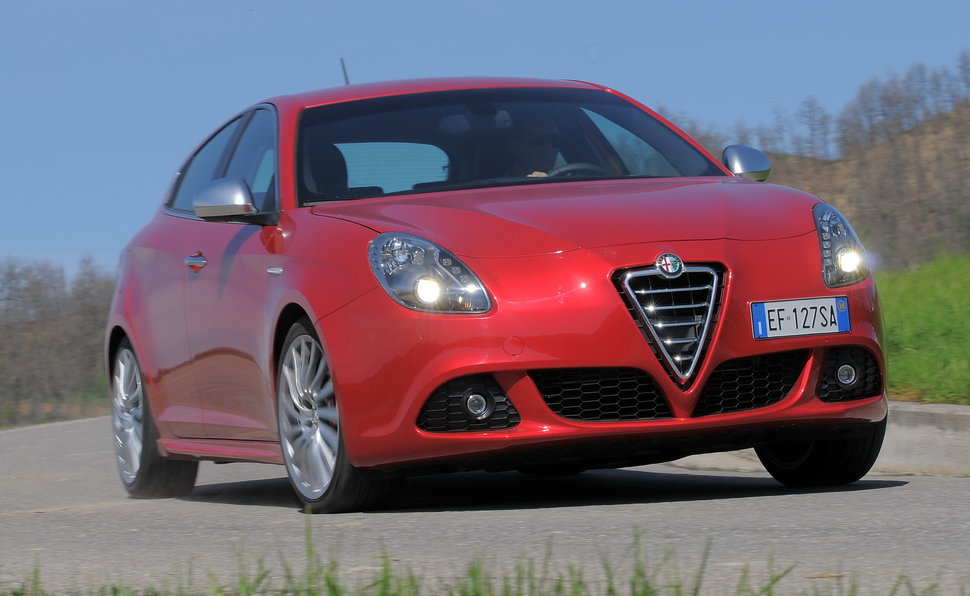 Prova Alfa Romeo Giulietta scheda tecnica opinioni e dimensioni 2.0