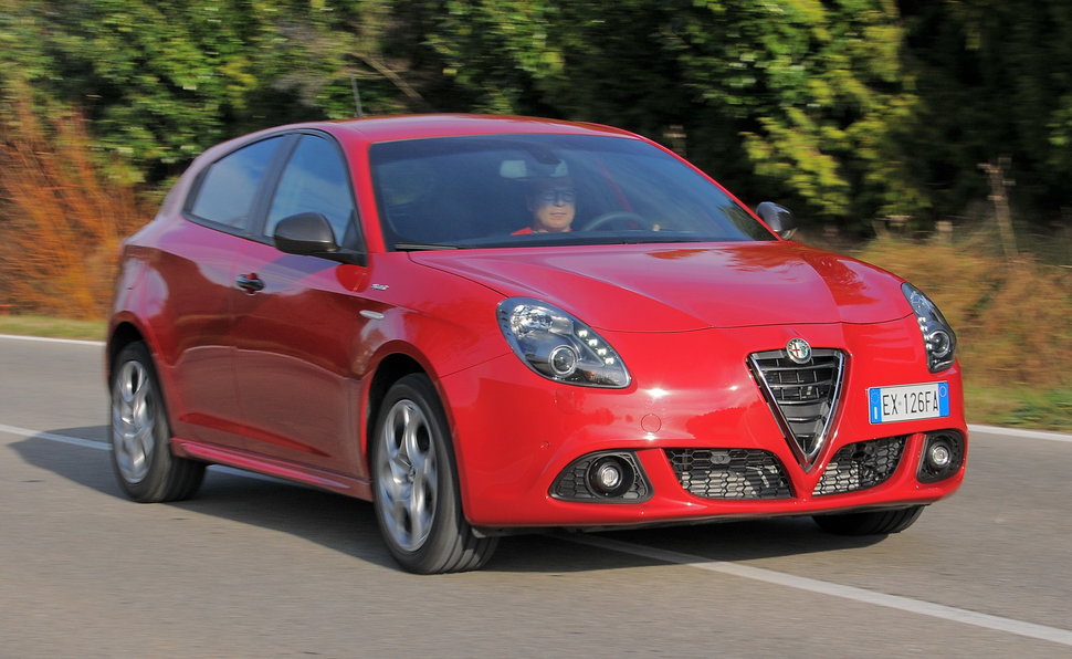 Prova Alfa Romeo Giulietta scheda tecnica opinioni e dimensioni 1.4