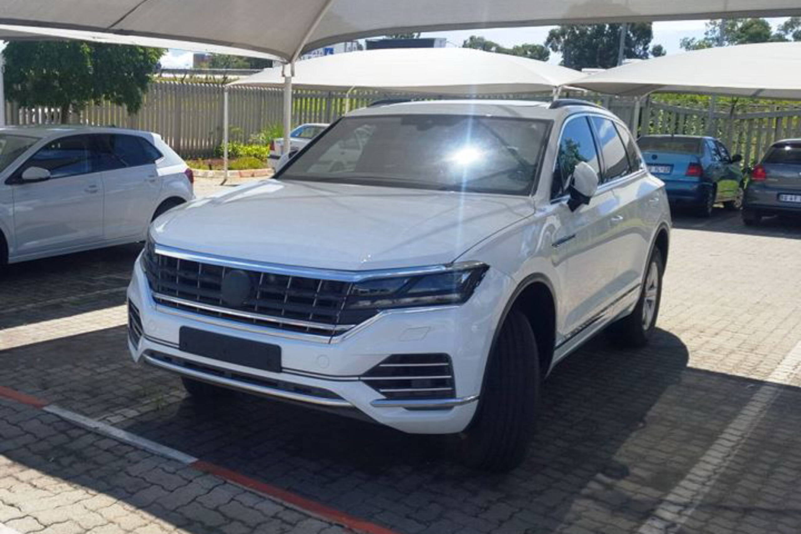 Volkswagen Touareg 2017: la foto senza veli