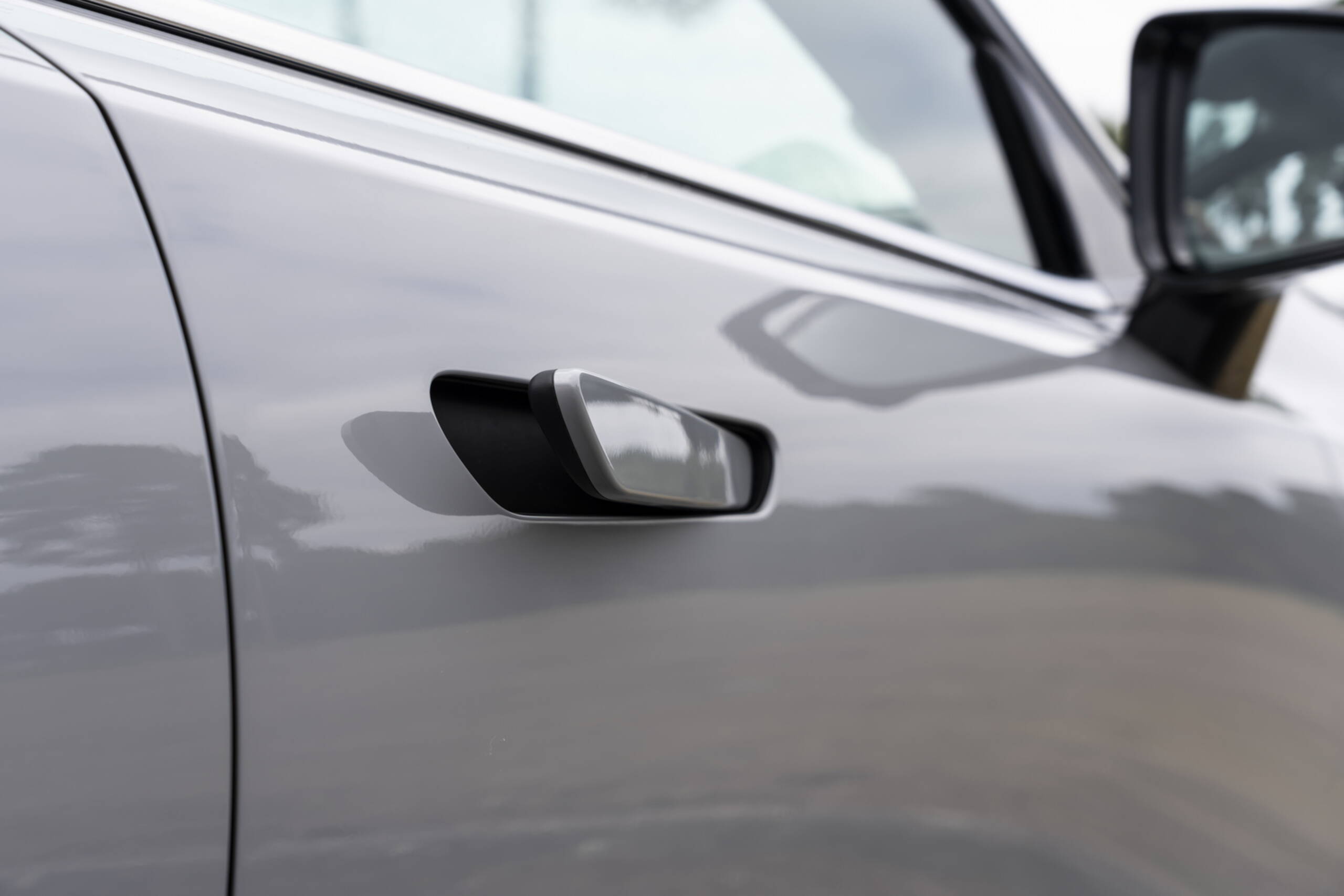 Le maniglie a scomparsa delle auto hanno i giorni contati