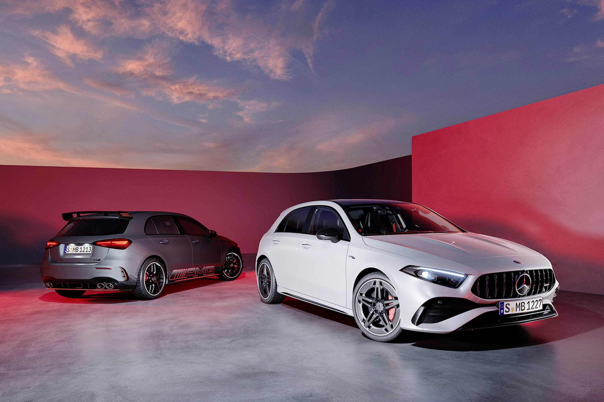 Retromarcia della Mercedes: la Classe A avrà un&#039;erede
