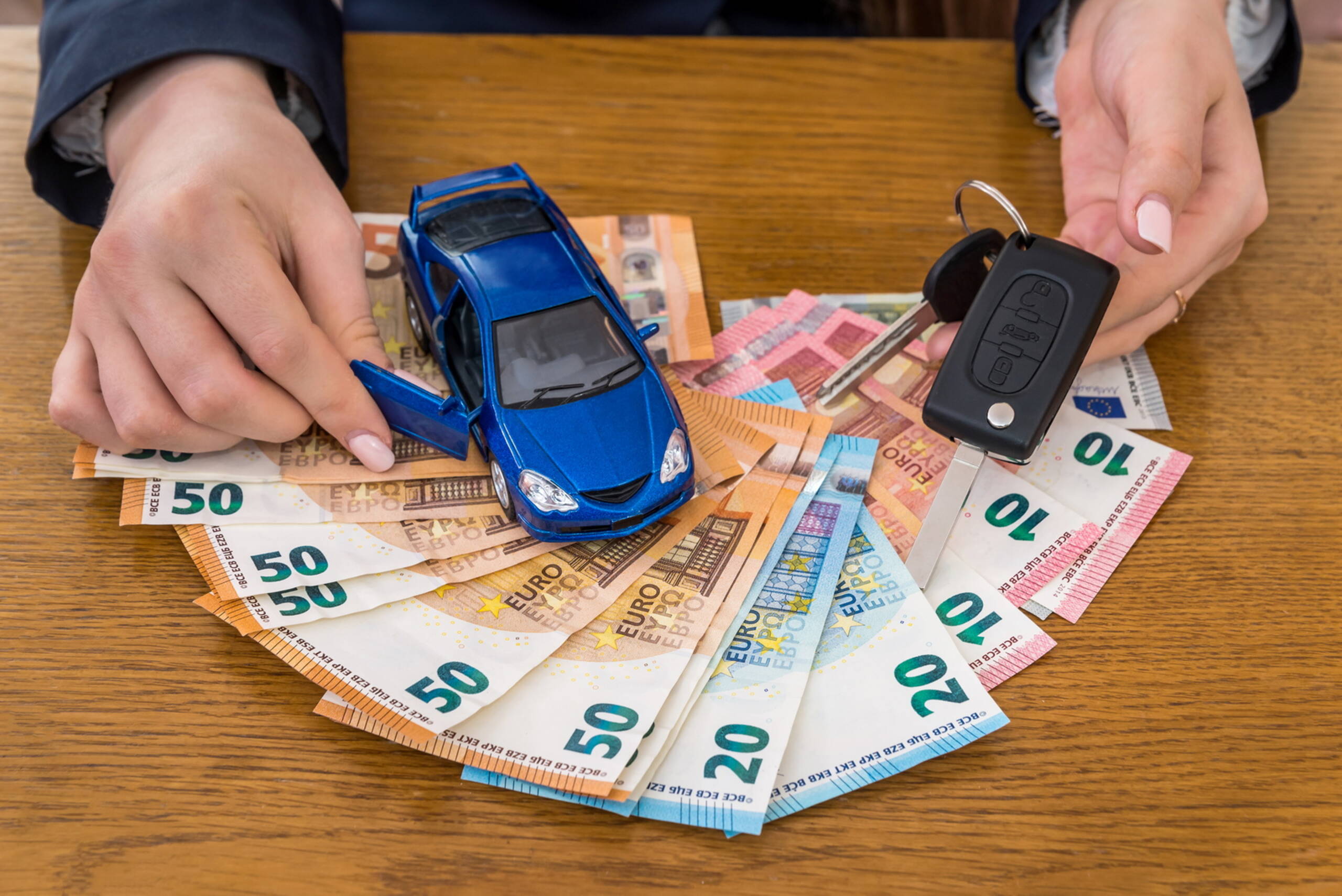 Bruciati in poche ore gli incentivi auto 2025