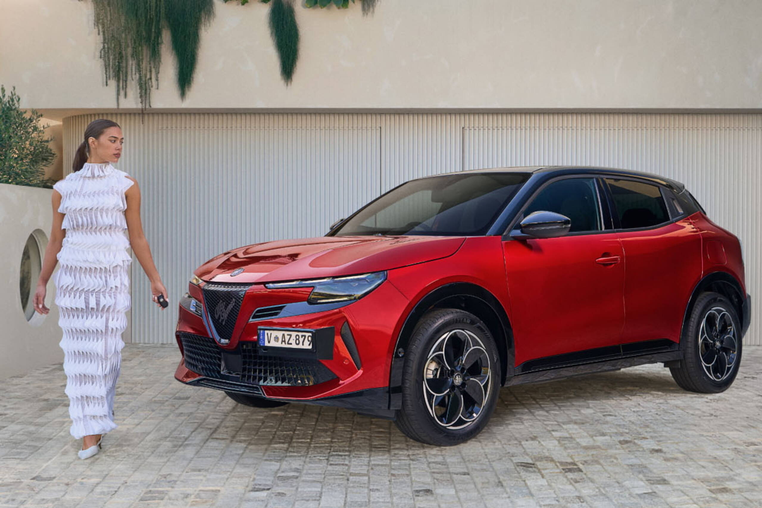 Perché questa Alfa Romeo Junior ha la targa laterale?