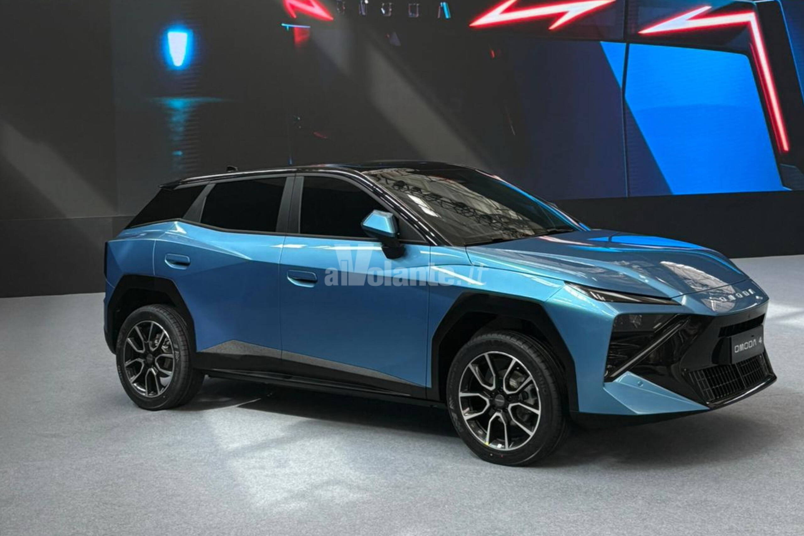 Omoda 4: che grinta, la crossover compatta