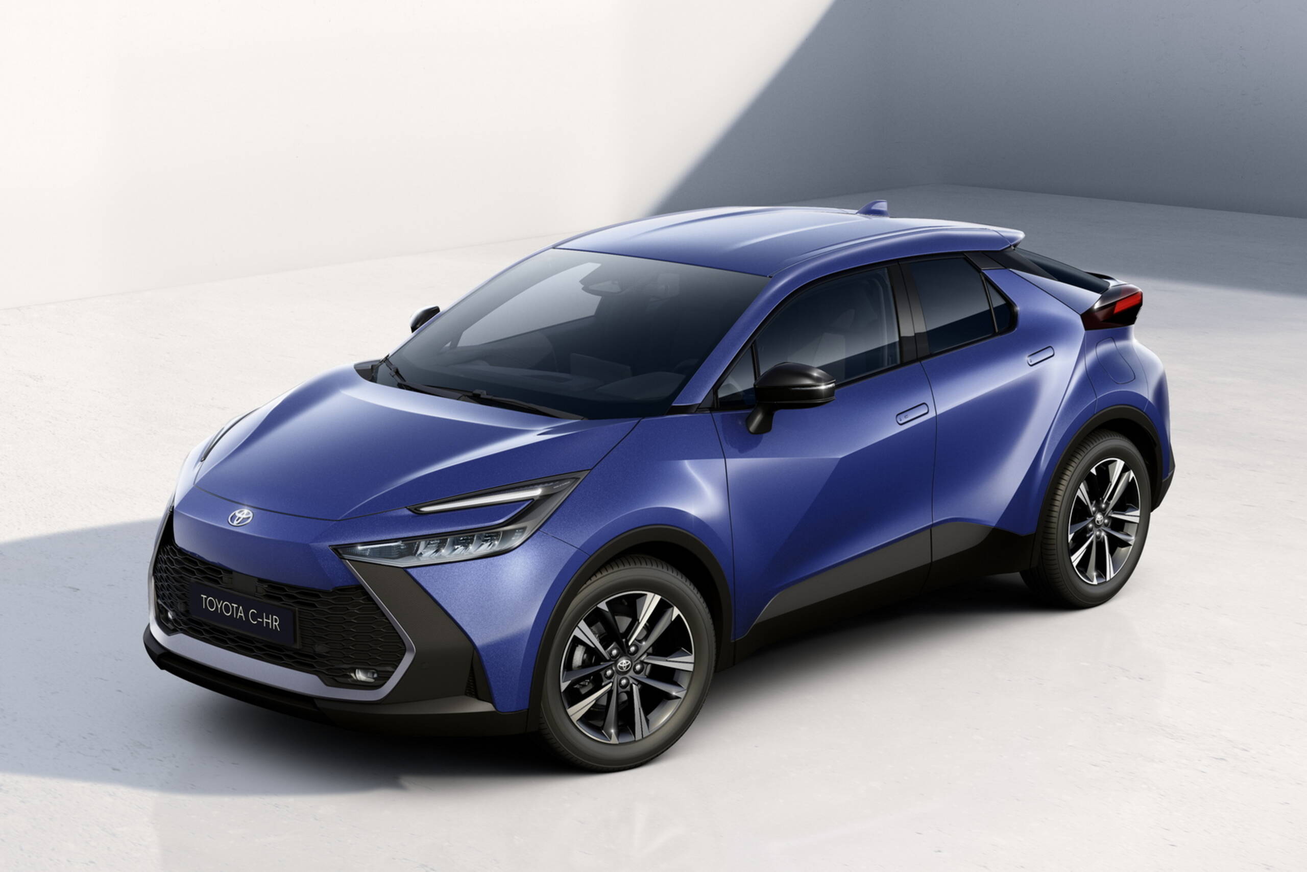 Toyota C-HR: per lei un leggero aggiornamento
