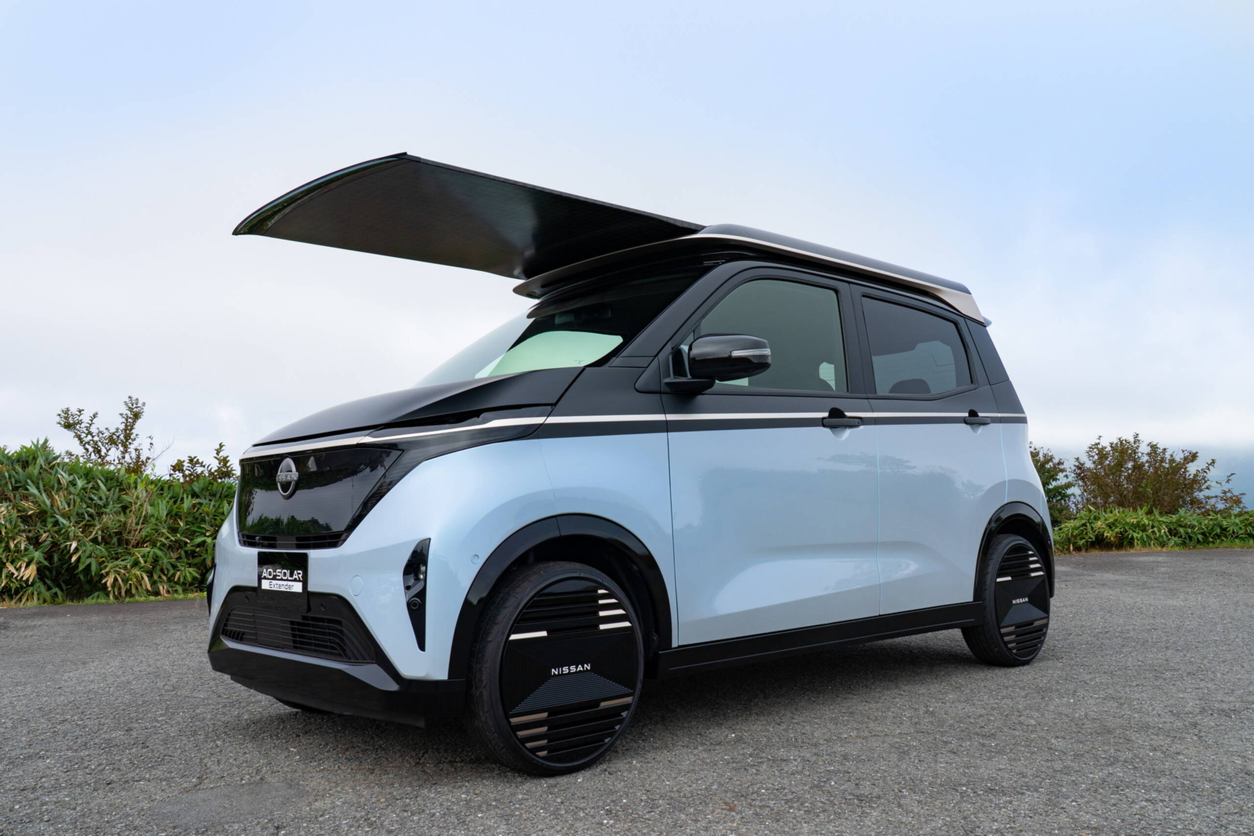 La Nissan con il tetto solare estendibile