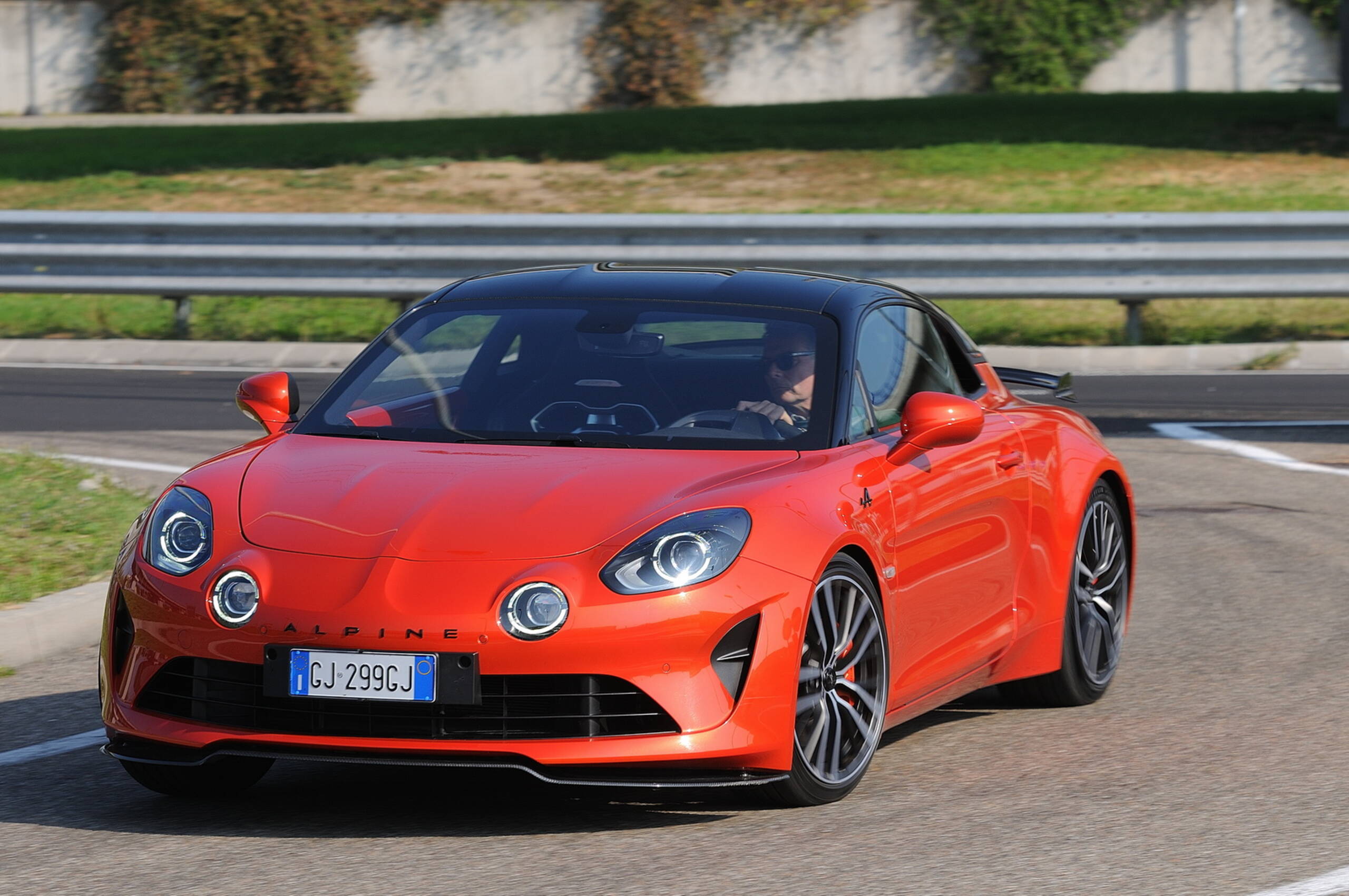 Alpine A110: nel 2027 la nuova generazione, forse non solo elettrica