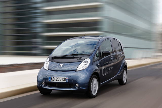 Peugeot iOn, l'auto in affitto