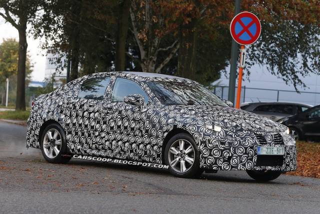 Sarà svelata a Detroit la nuova Lexus IS