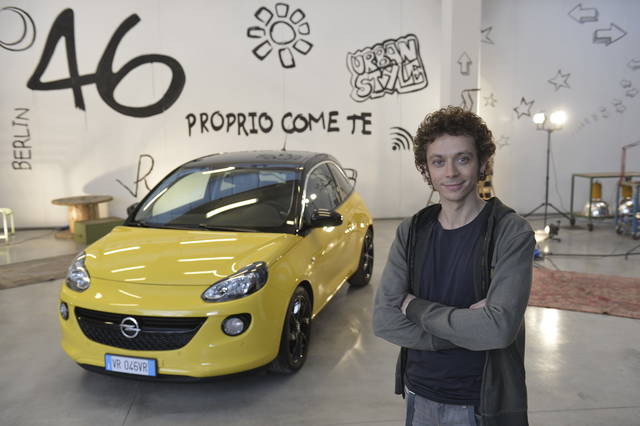 Opel con “Vale” per il lancio della Adam