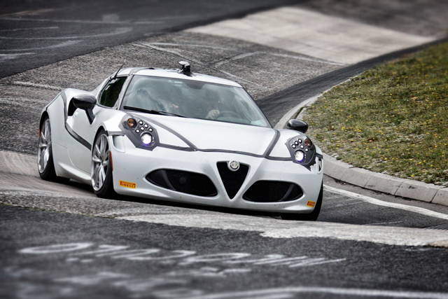 Alfa Romeo 4C, strepitosa al Nürburgring