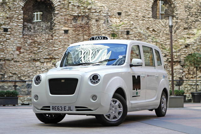 Londra punta sui taxi elettrici