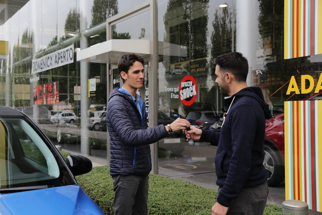 Opel Adam Rocks: la consegna a Milano