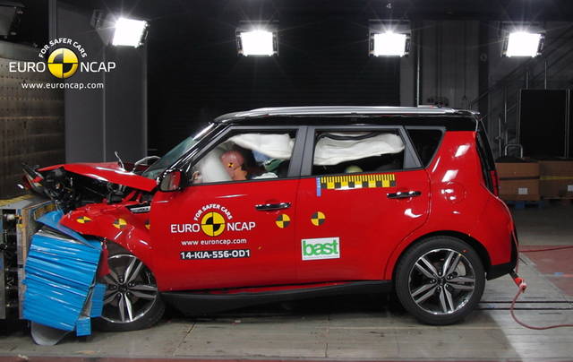 Crash test Euro NCAP: A3 e-tron, Renegade e Soul