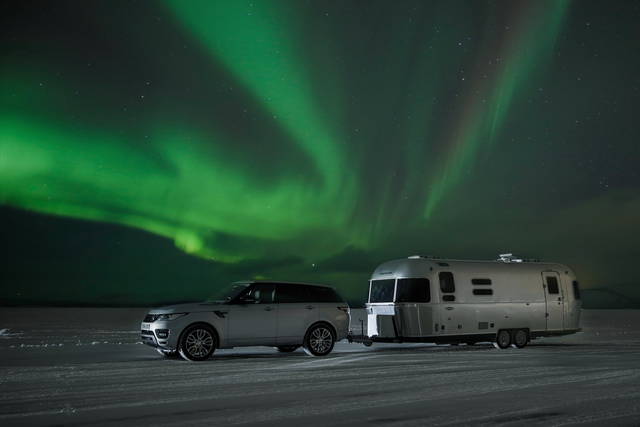 Range Rover Sport Hybrid Col Caravan Al Circolo Polare