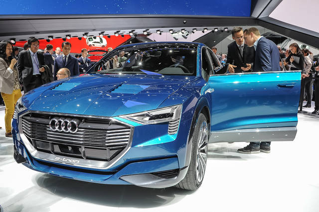 Audi e-tron quattro: anche la suv si fa elettrica