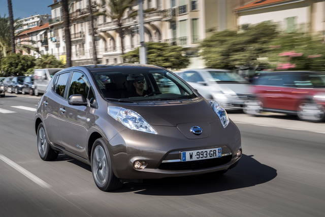 Nissan Leaf: l&#039;autonomia passa a 250 km