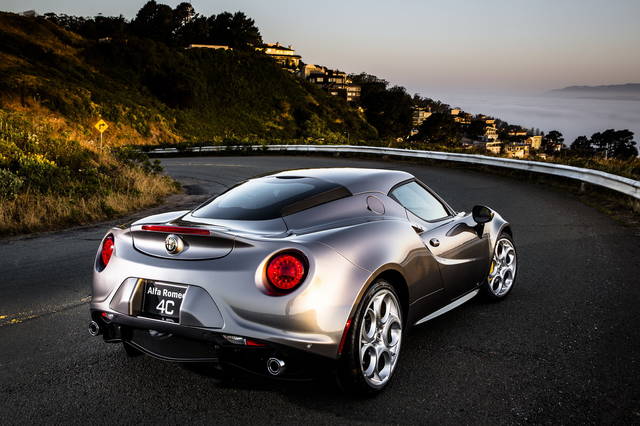 Alfa Romeo 4c Negli Usa Arriva L Edizione 2016
