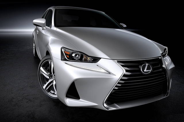 La Lexus IS viene sottoposta al restyling