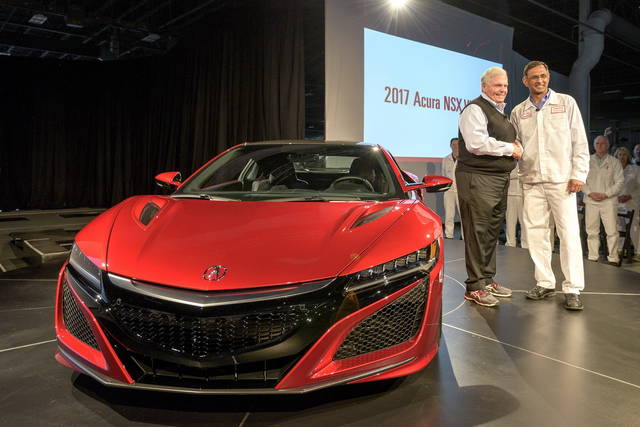 Honda NSX: consegnato il primo esemplare