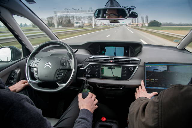 In Francia OK del governo ai test di guida autonoma