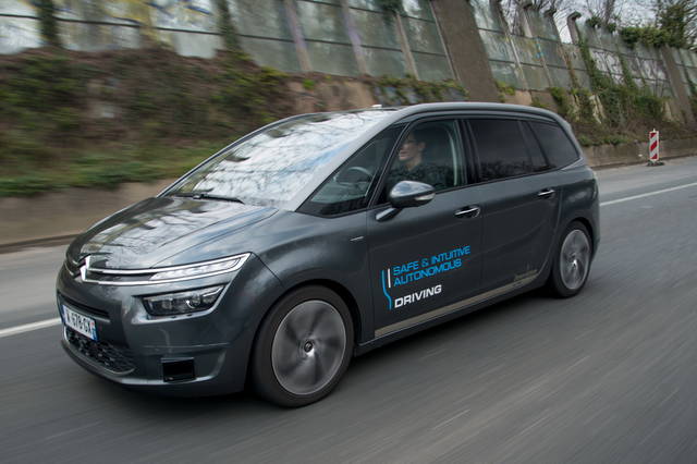 Guida autonoma: le auto della PSA macinano km