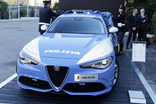Nuove alfa romeo e jeep per la polizia La polizia