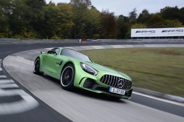 La Mercedes-AMG GT R fa un tempone al Nürburgring