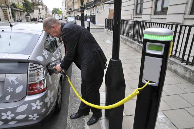 Auto elettriche verso la ricarica ultra rapida