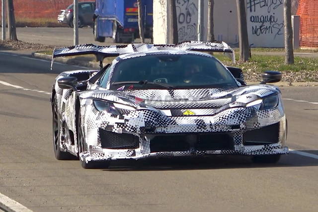 È lei l’erede della LaFerrari?
