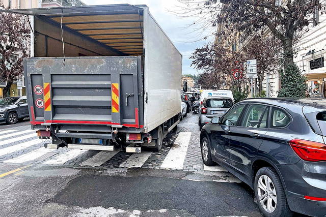 Roma capitale... anche della sosta selvaggia