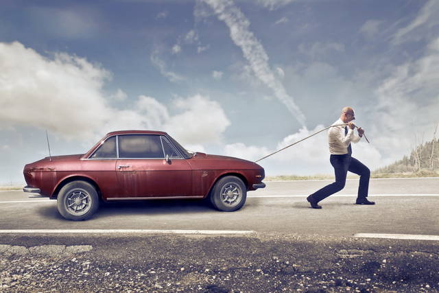 Dieci cattive abitudini che uccidono la tua auto