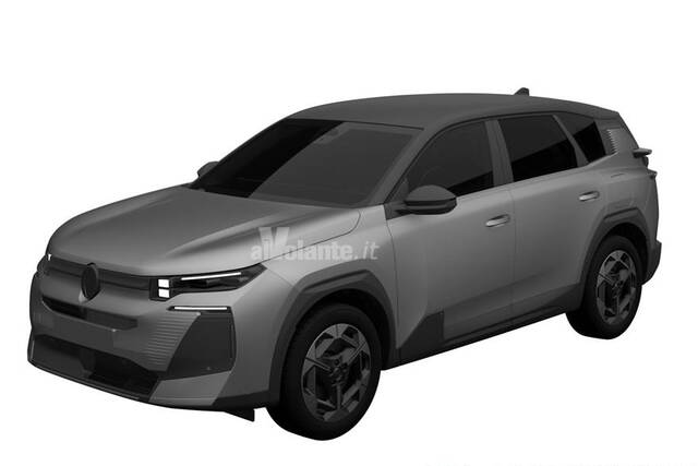 Citroën C5 Aircross 2025: i brevetti ne svelano le forme