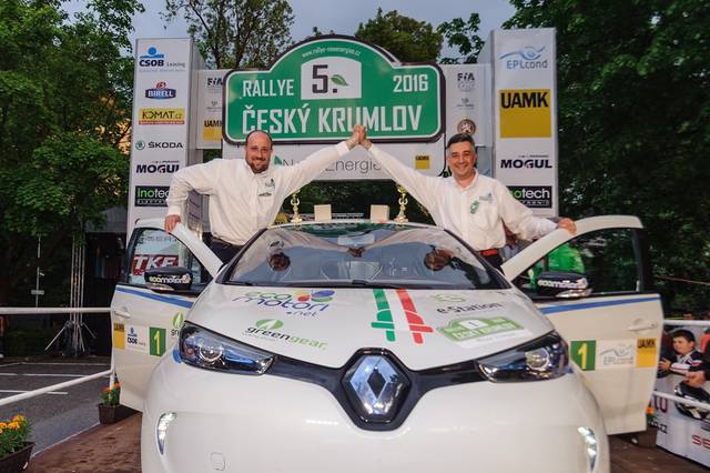 Auto elettrica, l’opinione del campione del mondo