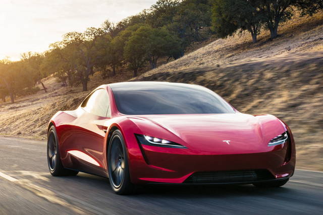 La Tesla Roadster non arriverà prima del 2023 - alVolante.it