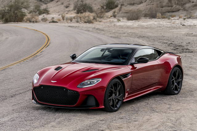 Aston Martin DBS Superleggera: profumo di storia