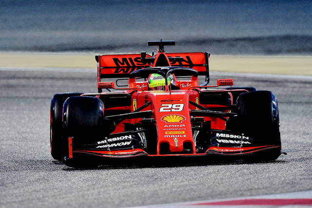 Mick Schumacher al volante della Ferrari di F1