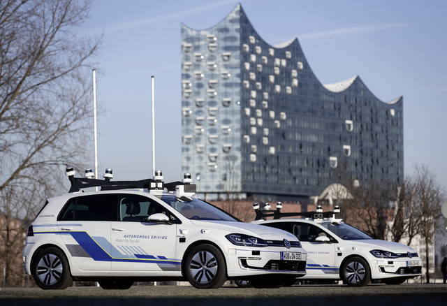 Volkswagen: ad Amburgo i test per la guida autonoma
