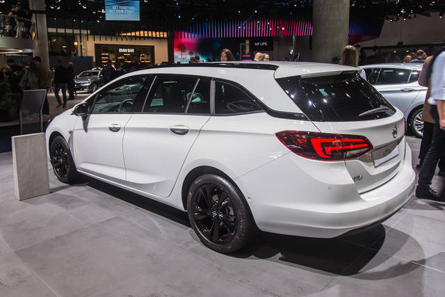Opel Astra: con l’aggiornamento punta sull’efficienza