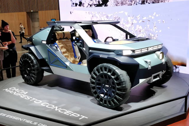 La Dacia Manifesto al Salone di Parigi
