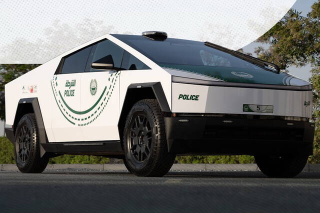 Il Tesla Cybertruck si arruola nella Polizia di Dubai