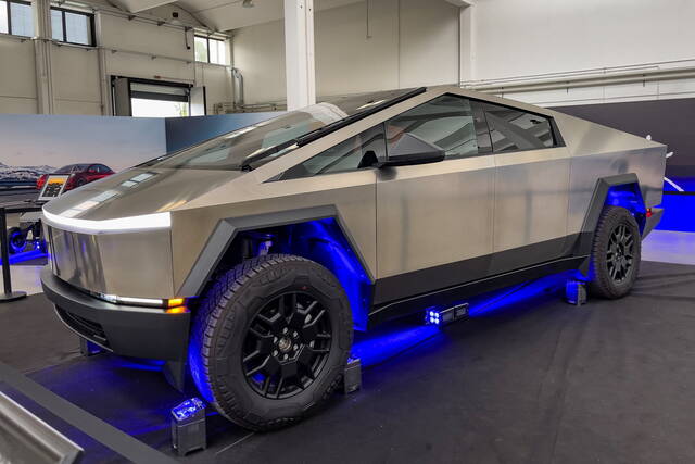 Tesla Cybertruck: l’abbiamo visto dal vivo