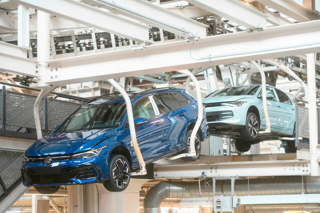 Terremoto nel Gruppo Volkswagen: tagli record, modelli dimezzati e 4 fabbriche in bilico