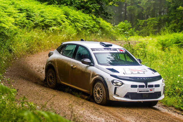 Biasion alla guida della Lancia Ypsilon da rally